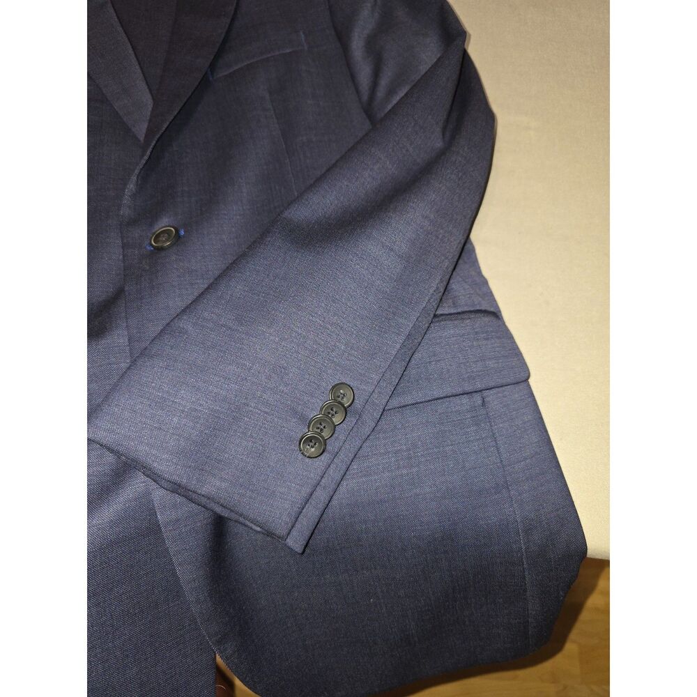 Men's Suit - 32 - Dark Blue - Double Vented. Flat front pants.  Modern Cut. - Picture 4 of 11